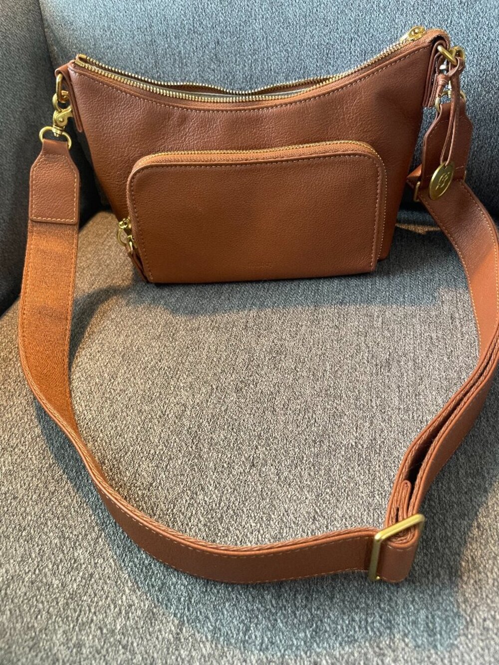 Minooy Doris Leather Crossbody Bag